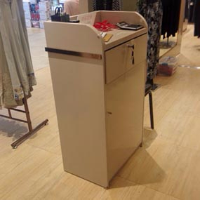 商場(chǎng)收銀臺(tái) 開票臺(tái)