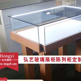 貼木皮的玻璃展示柜