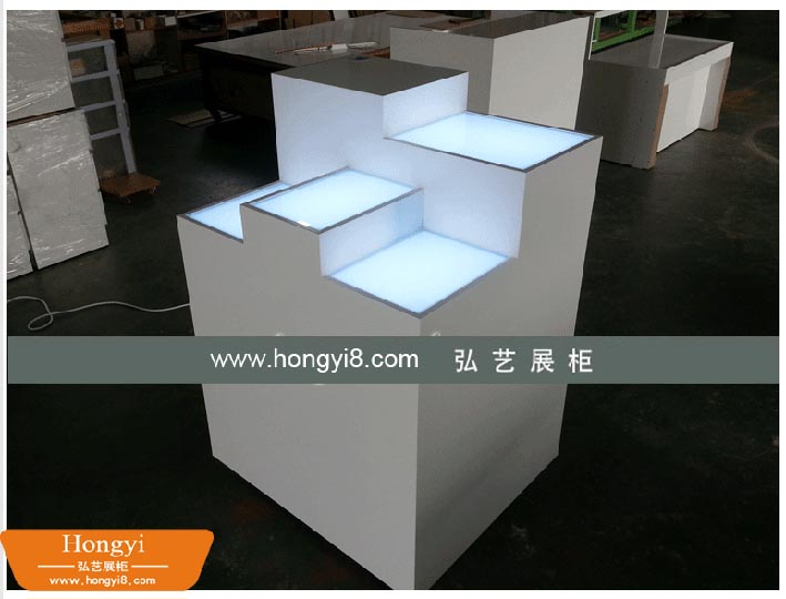 方形發(fā)光產(chǎn)品擺臺 地堆